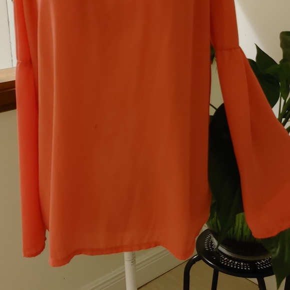 INC International Concepts Cold Shoulder Top - Picture 3 of 6